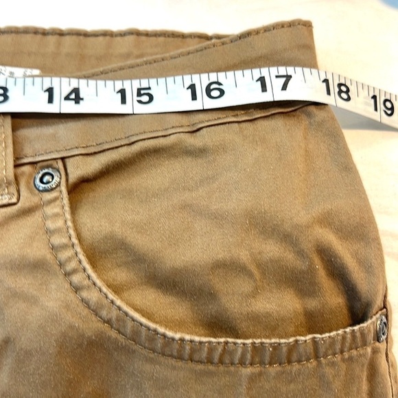 Armani Jeans,32, Khaki Color Men’s Shorts, Excellent Condition, Easily Unisex - Picture 10 of 13